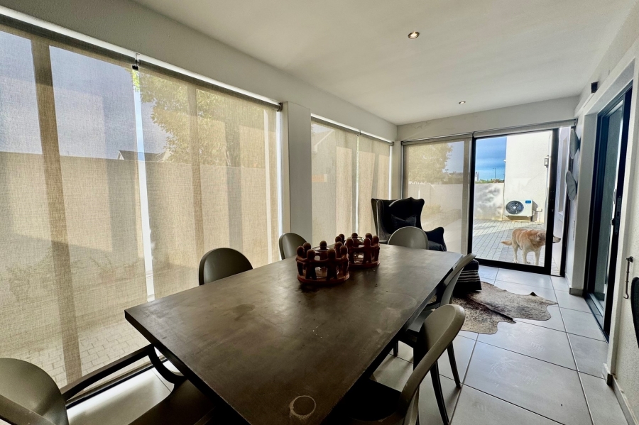 To Let 3 Bedroom Property for Rent in Graanendal Western Cape